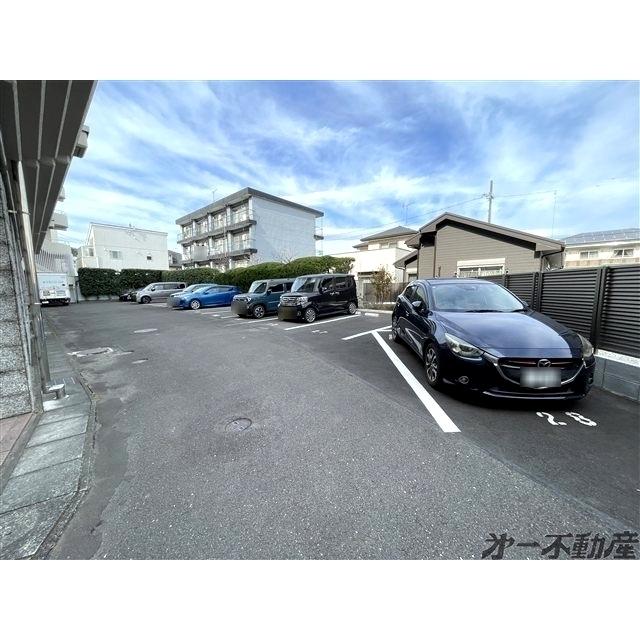 ル・ボア平喜（308） 駐車場