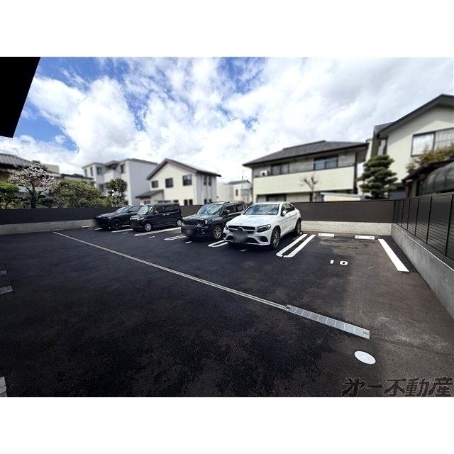Crestieq長谷通り（303） 駐車場