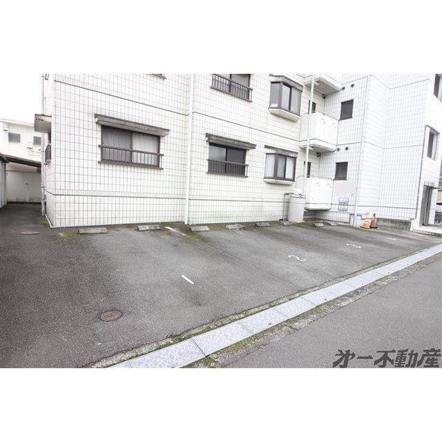 エクセル静岡（4B） 駐車場