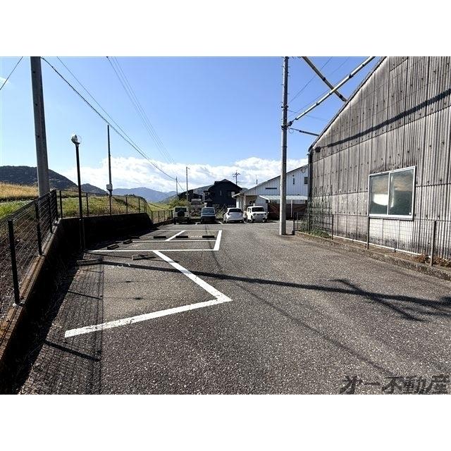 リヴァービュウ（102） 駐車場