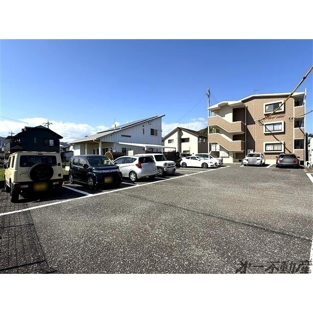 リヴァービュウ（102） 駐車場