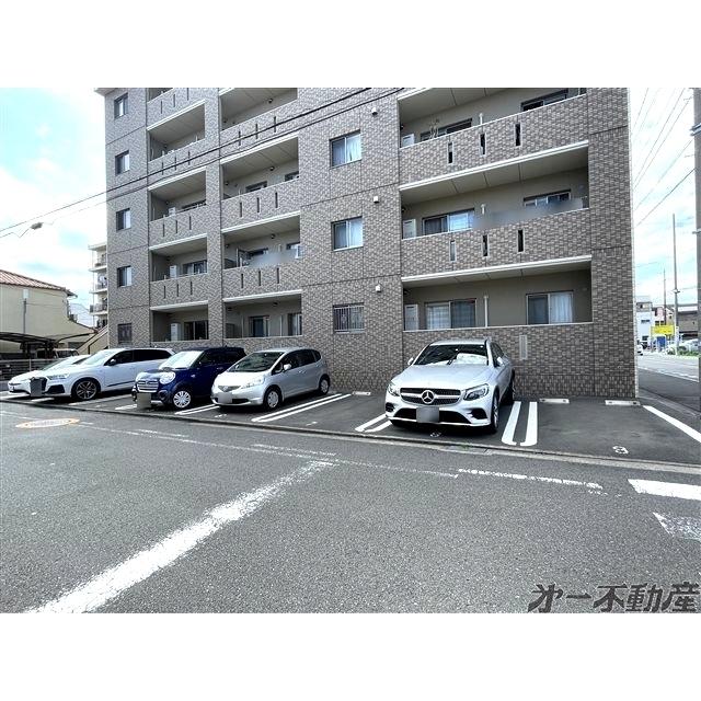 オラシオン新川（102） 駐車場