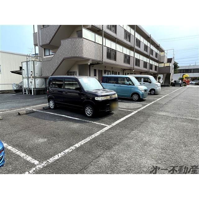 フォルクローレ（101） 駐車場