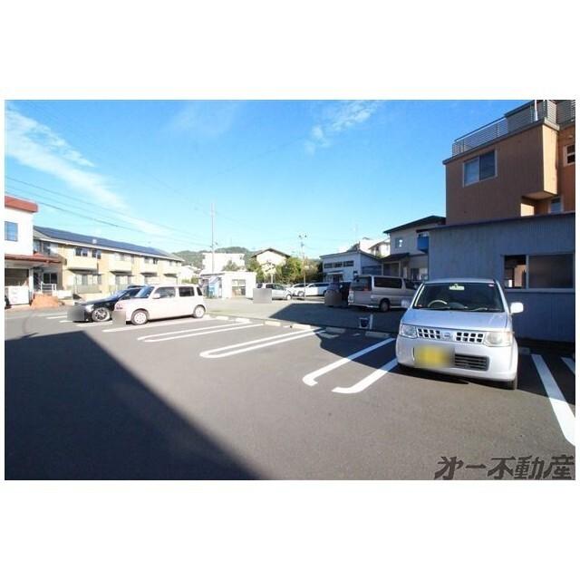 ミルハーナ（103） 駐車場