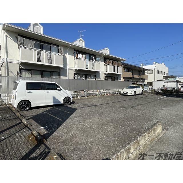 セジュール鈴和（102） 駐車場