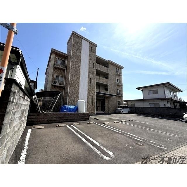 オラシオン千代田（303） 駐車場