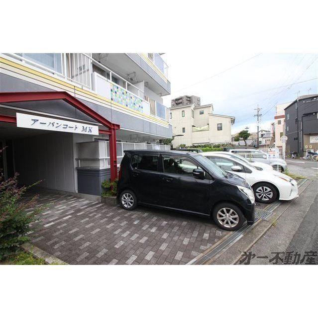 アーバンコートMK（301） 駐車場