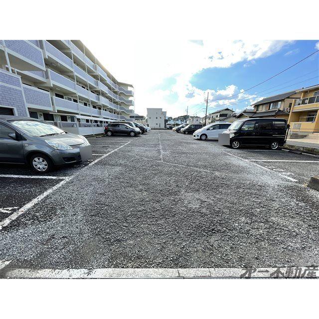 パークホームズ壱番館（206） 駐車場