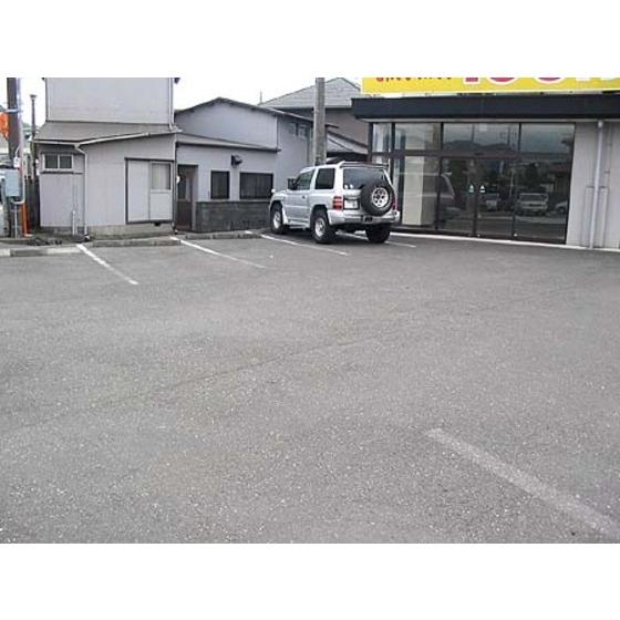 LASATAⅡ 駐車場