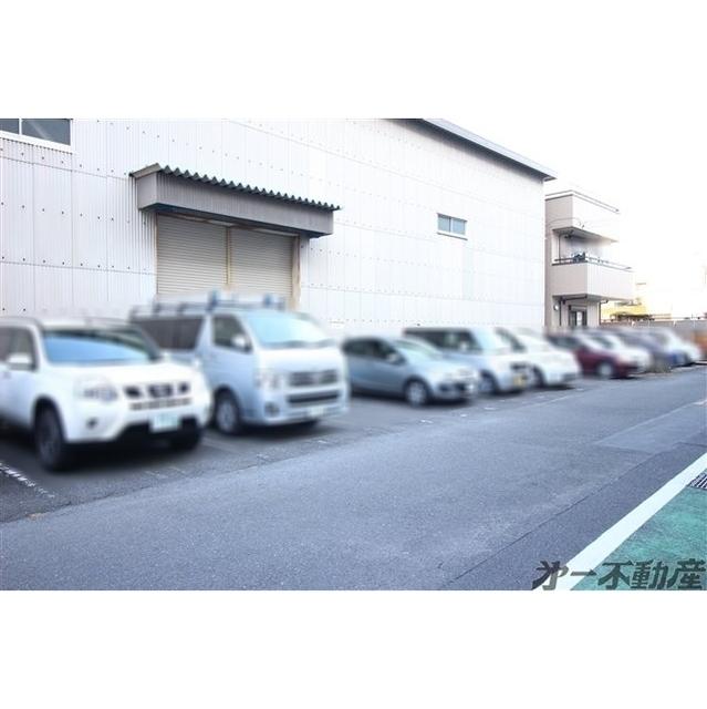 聖一色運動場前ハイム（407） 駐車場