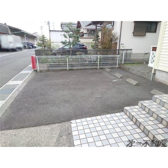 Cｏｚｙ唐瀬（105） 駐車場
