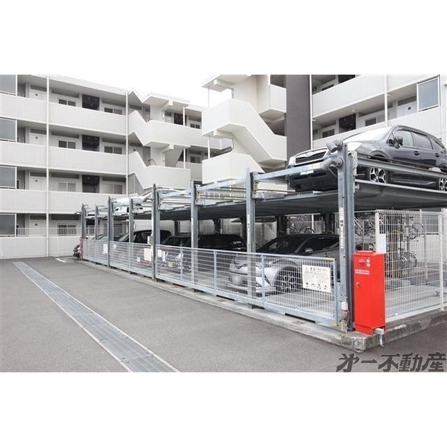 Maison　Glanz-Wｅｌｌｉｔｈ　ANDOU（107） 駐車場