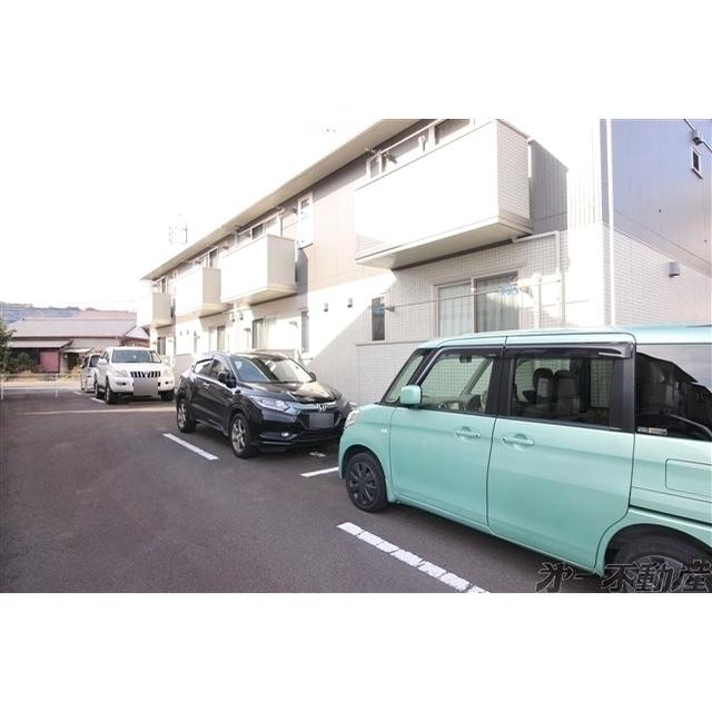 スカイフローラ（205） 駐車場