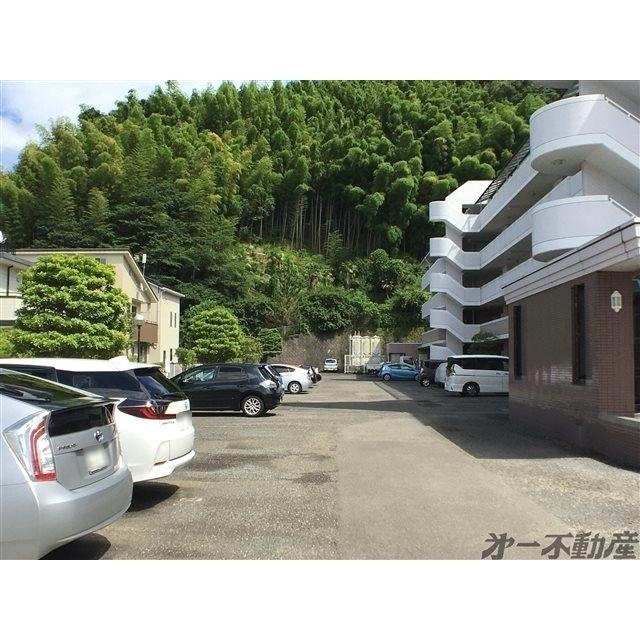 サンコーポ沓谷（204） 駐車場