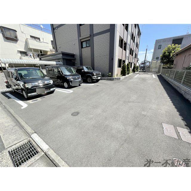 モデラート（402） 駐車場