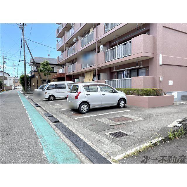 セザール静岡小黒（209） 駐車場