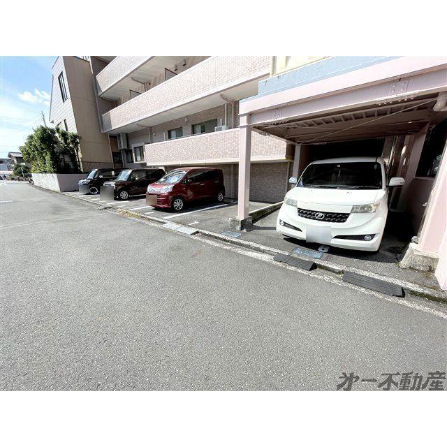 イケ･ルシード・（201） 駐車場