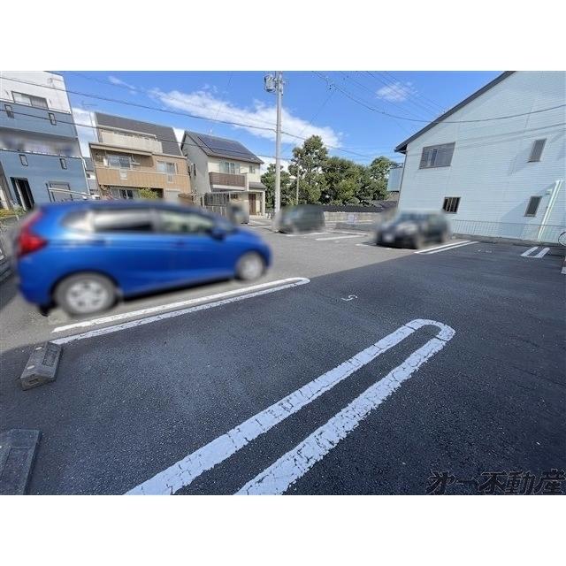 クレアーレ新川（103） 駐車場