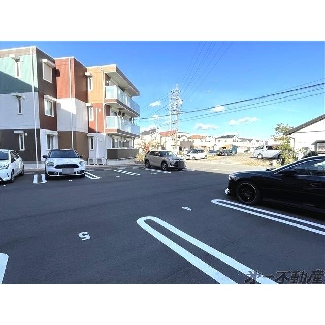 ＣＩＮＱⅡ（ｻﾝｸﾄﾞｩ）（305） 駐車場