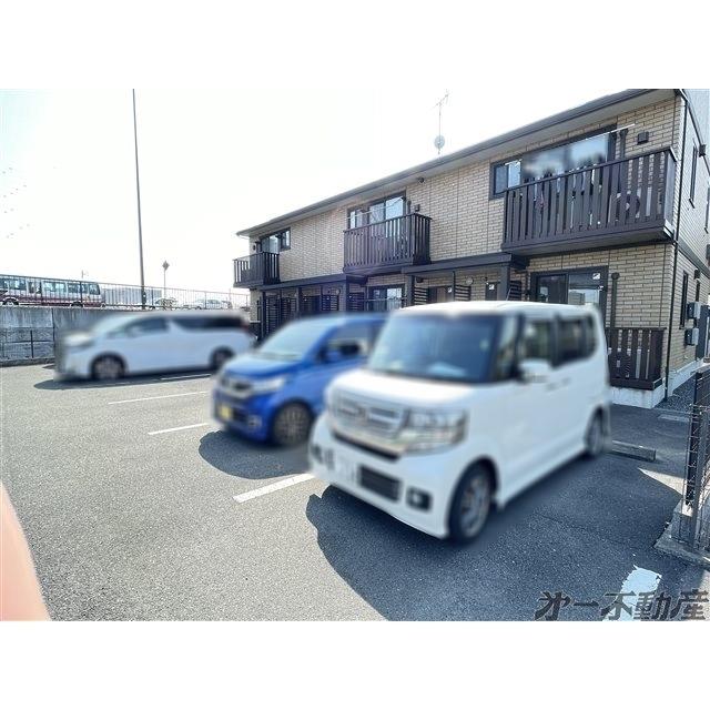 アヴァンツァーレ南館（101） 駐車場