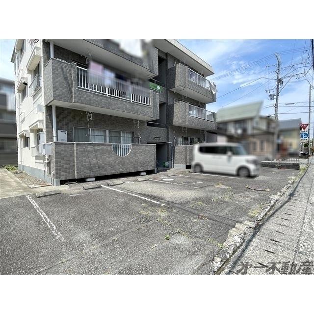 サンハイム住（202） 駐車場