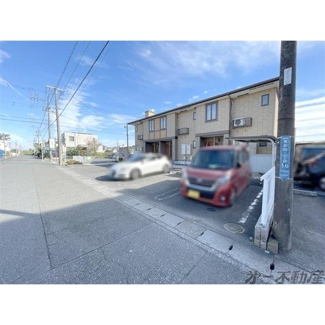 ラフレシール　スルガ・（103） 駐車場