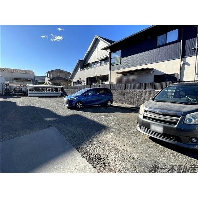 サニーコート上足（203） 駐車場