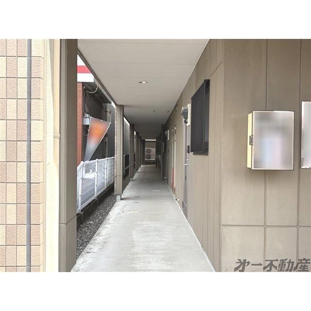 ヴィヴァーチェ（103） エントランス