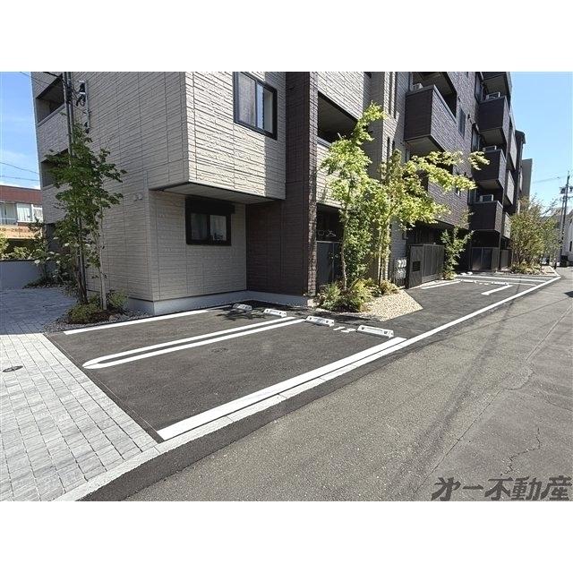 Avance東草深WEST（305） 駐車場
