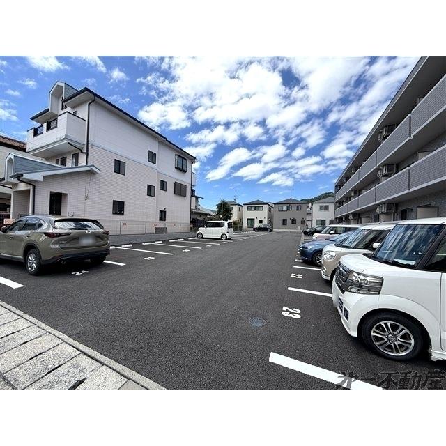 フローラ曉（206） 駐車場