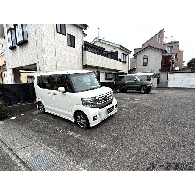 ルピナスM（203） 駐車場