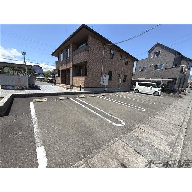 JSリヴァージュⅡ（102） 駐車場