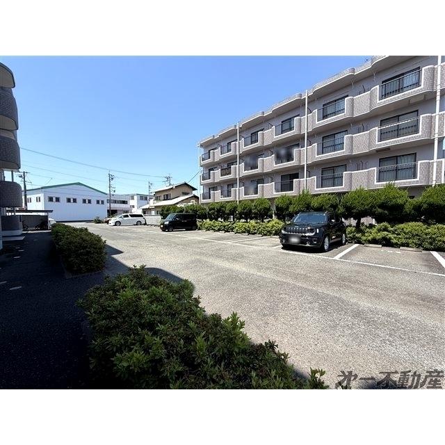 メイ92（102） 駐車場