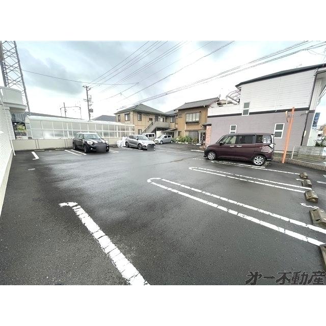 キャンポ・ディ・フィオリ（103） 駐車場