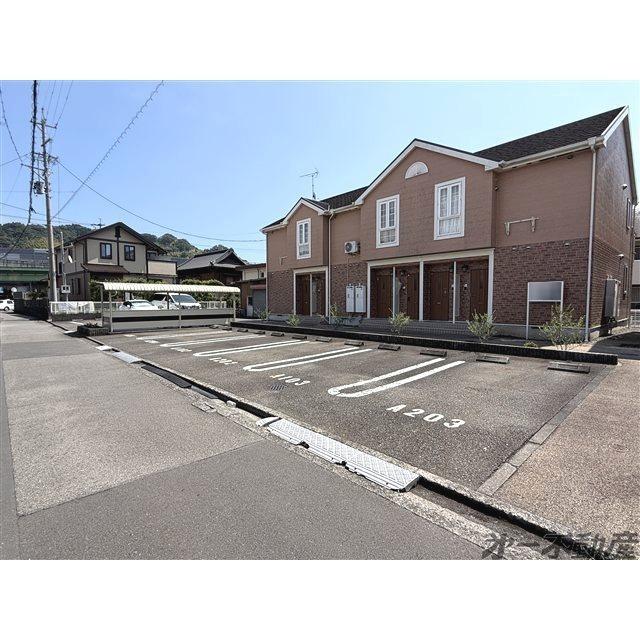 est Palazzo（101） 駐車場