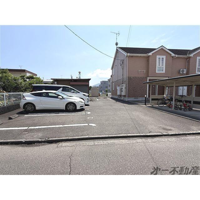 est Palazzo（101） 駐車場