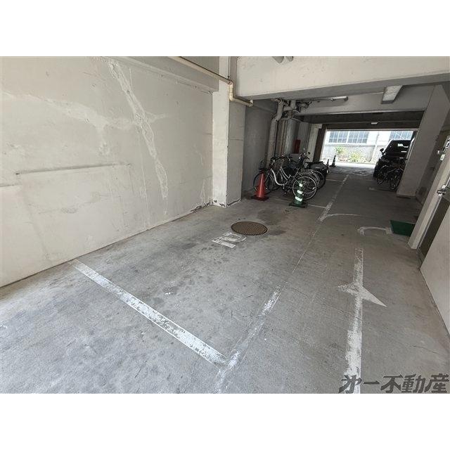オリエントハイツ・（303） 駐車場