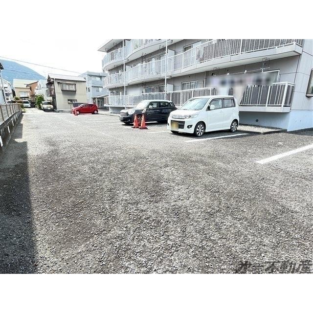 LASATA（302） 駐車場