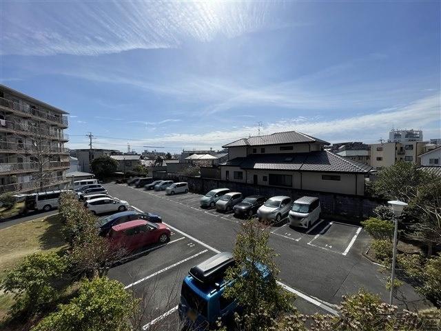 角栄ハイホーム 駐車場