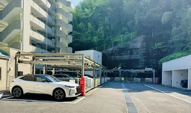 ヴェル・エコール愛宕 駐車場
