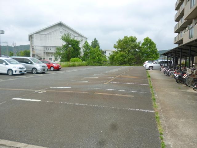 エール豊岡（1002） 駐車場