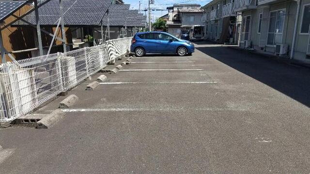 ファミールコーポ高屋7（208） 駐車場