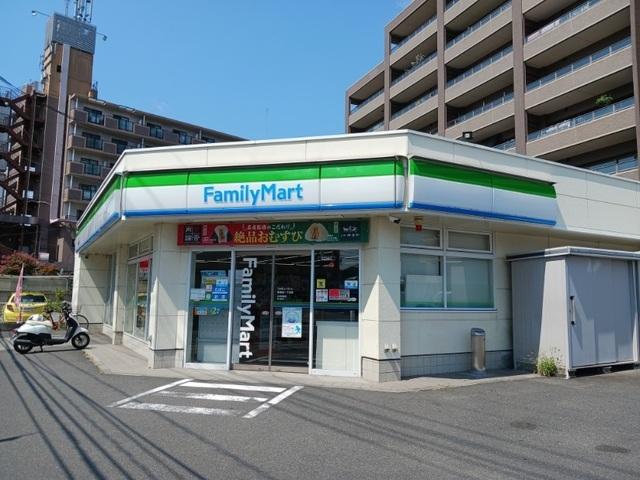ファミリーマートさん：350m