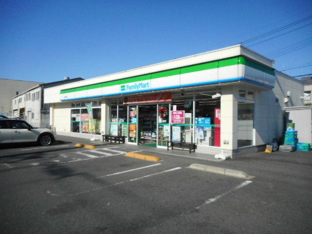 ファミリーマートさん：550m