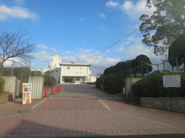 宗像市立河東小学校：850m