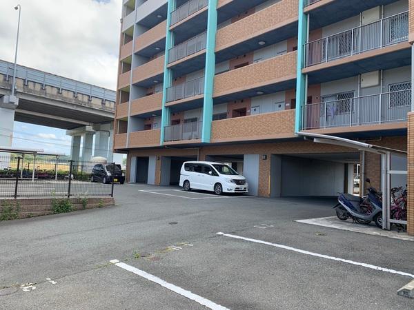 ライジング・サン 駐車場