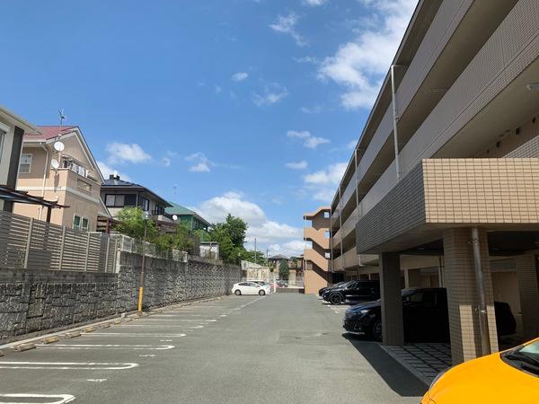 グランピア自由ヶ丘 駐車場