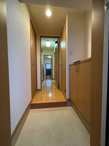 ロイヤルヒルズタワー 玄関