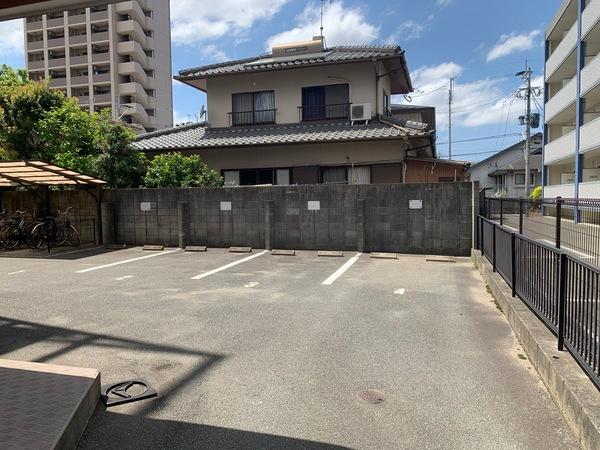 エスコート6 駐車場