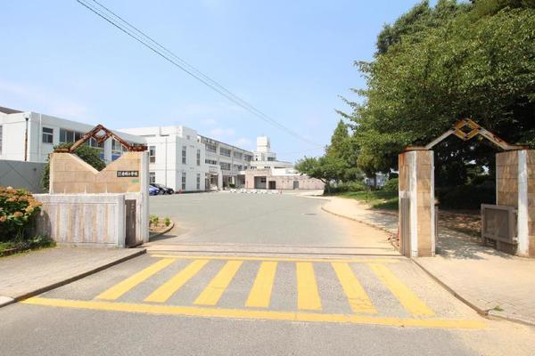 宗像市立赤間小学校：1467m